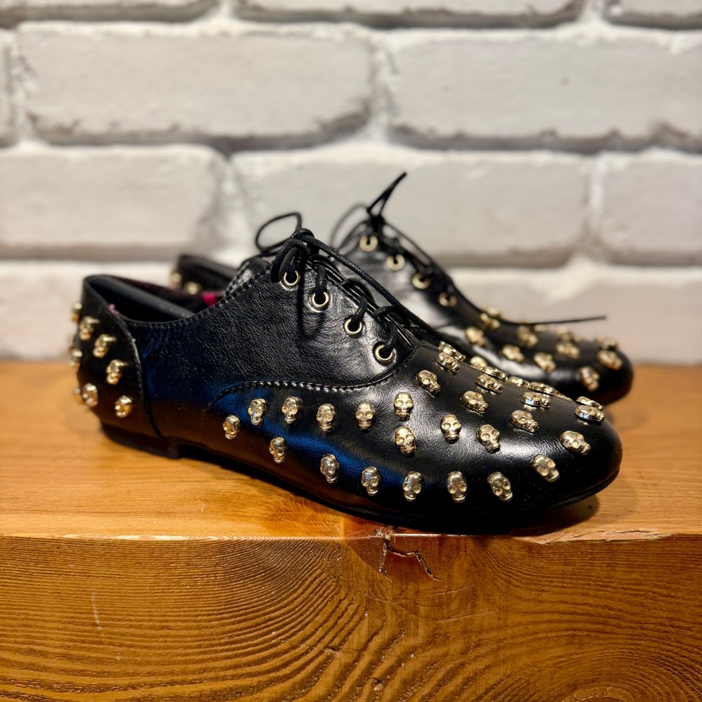 Iron Fist Skull Stud Oxford Flats 8 Boutique Goth Punk Luxe Statement Goth NIB - Picture 7 of 14